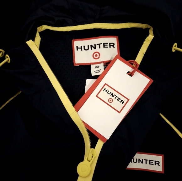 Hunter X Target Collab Zip Up Hooded Rain Vest In Navy And Yellow NWT - Picture 7 of 8